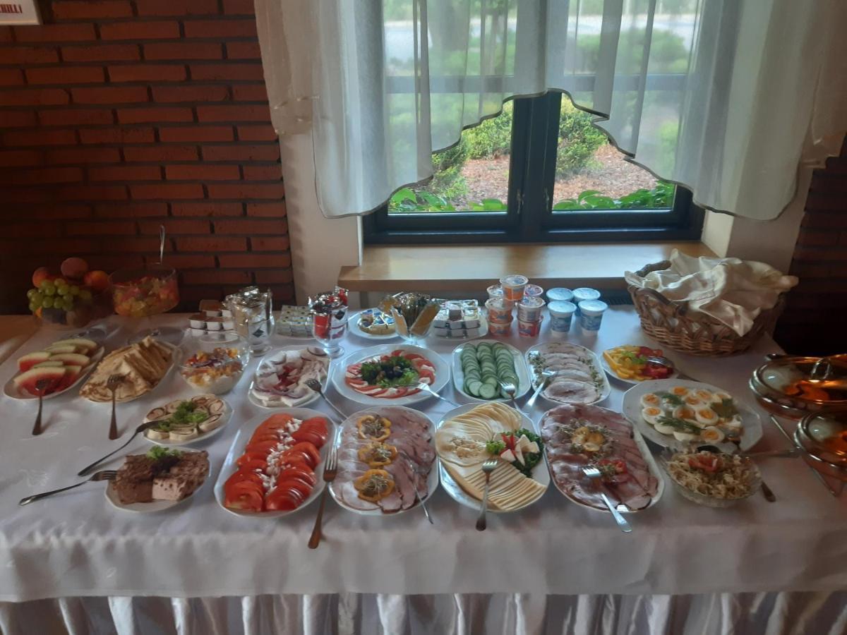Pod Wierzba Hotel Uniejow Luaran gambar
