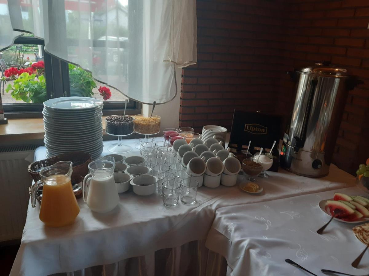 Pod Wierzba Hotel Uniejow Luaran gambar